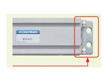 For models of ø10 to 125 (diameter 10 to 125 mm), a bracket can be attached to the head side (except models with a guide). ⌀10 to 32 (diameter 10 to 32 mm): Stainless steel ø40 to 125 (diameter 40 to 125 mm): Aluminum alloy